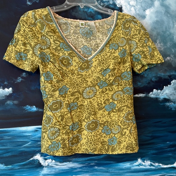 Feminine Details - lace & velvet mod floral tee - Picture 1 of 7